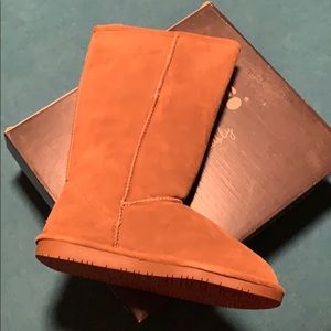 New Bear Paw tan shade sheep lined boots size 10